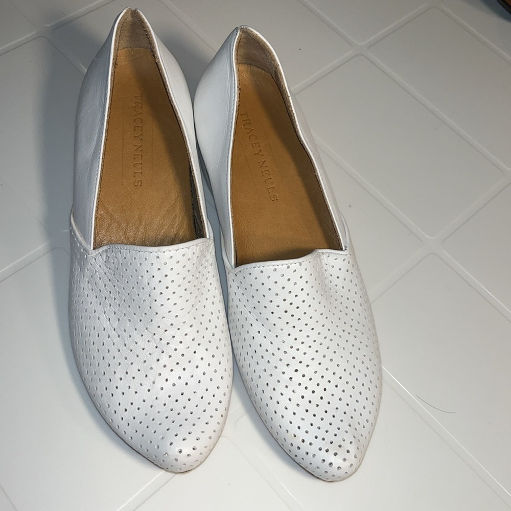 Tracey Neuls White Slip On Block Heel Loafer leather hand made women size 36